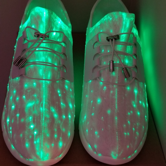 LED sneakers glow in 7 colours. UNUSED - Picture 5 of 8